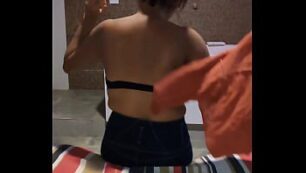 Soeur et frere insistant