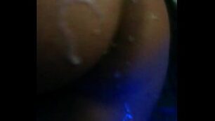 Éjacules sur les fesses