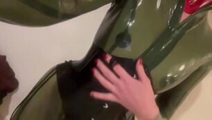 Mature tenue de soirée