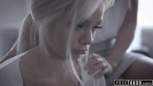 Fille timide anal